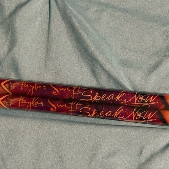 Taylor Swift Speak Now Drum Sticks - Picture 2 of 6